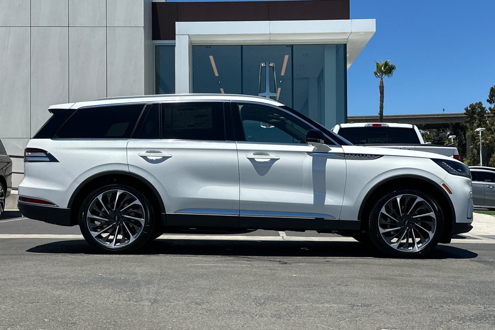 2026 Lincoln Aviator — side profile view