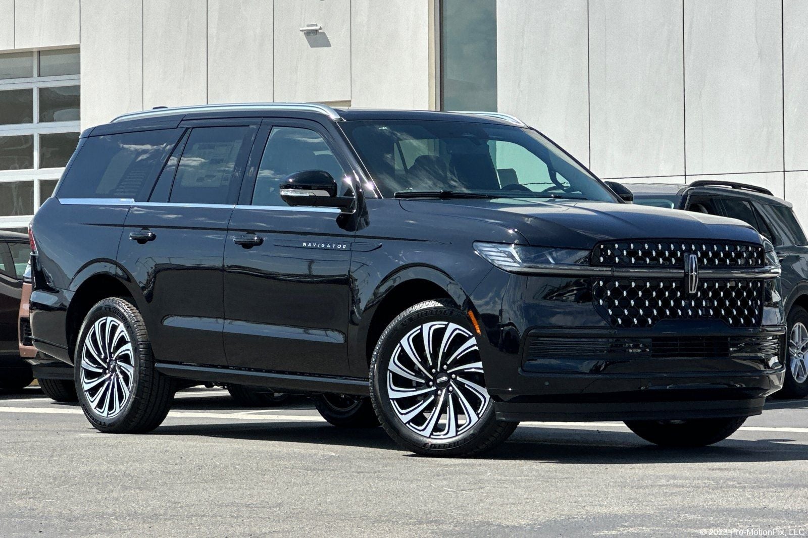 2026 Lincoln Navigator Black Label in Infinite Black Metallic Clearcoat — front three-quarter view