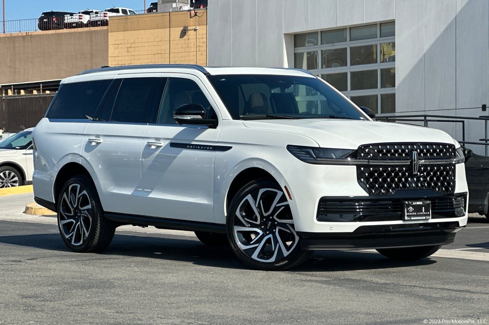 2026 Lincoln Navigator Black Label in Star White Metallic Tri-Coat — front three-quarter view