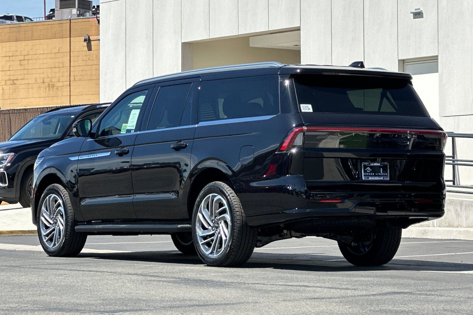 2026 Lincoln Navigator L — detail view