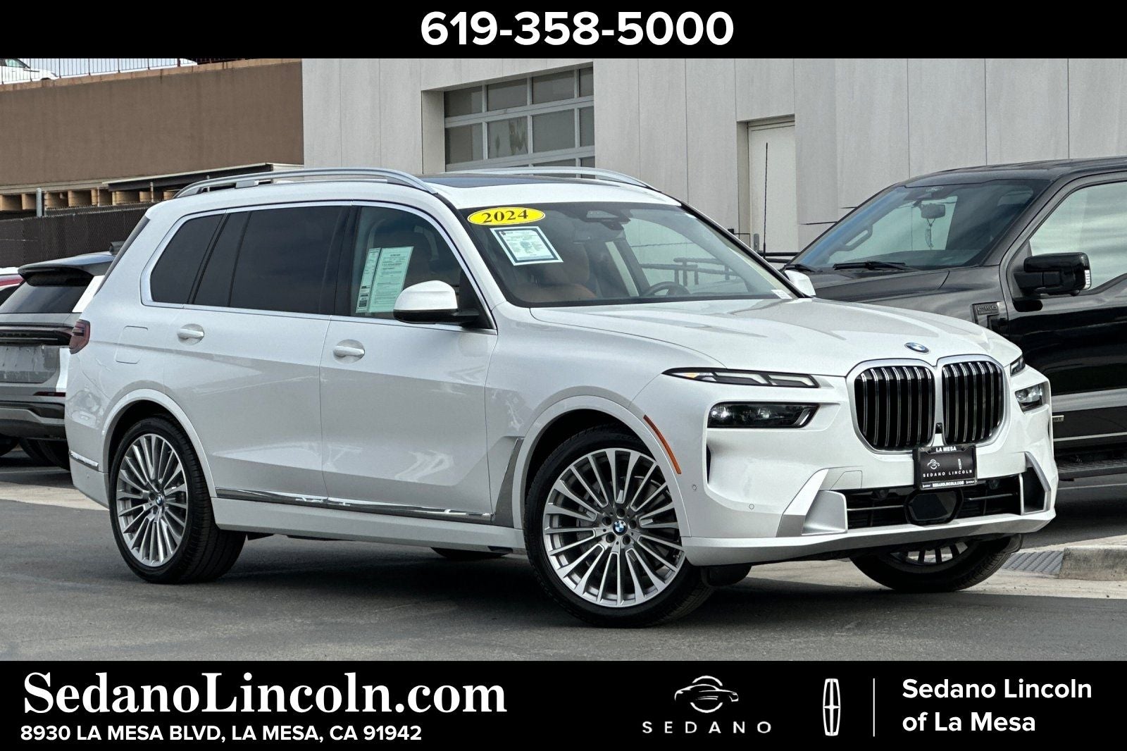 2024 BMW X7 xDrive40i in Mineral White Metallic — front three-quarter view